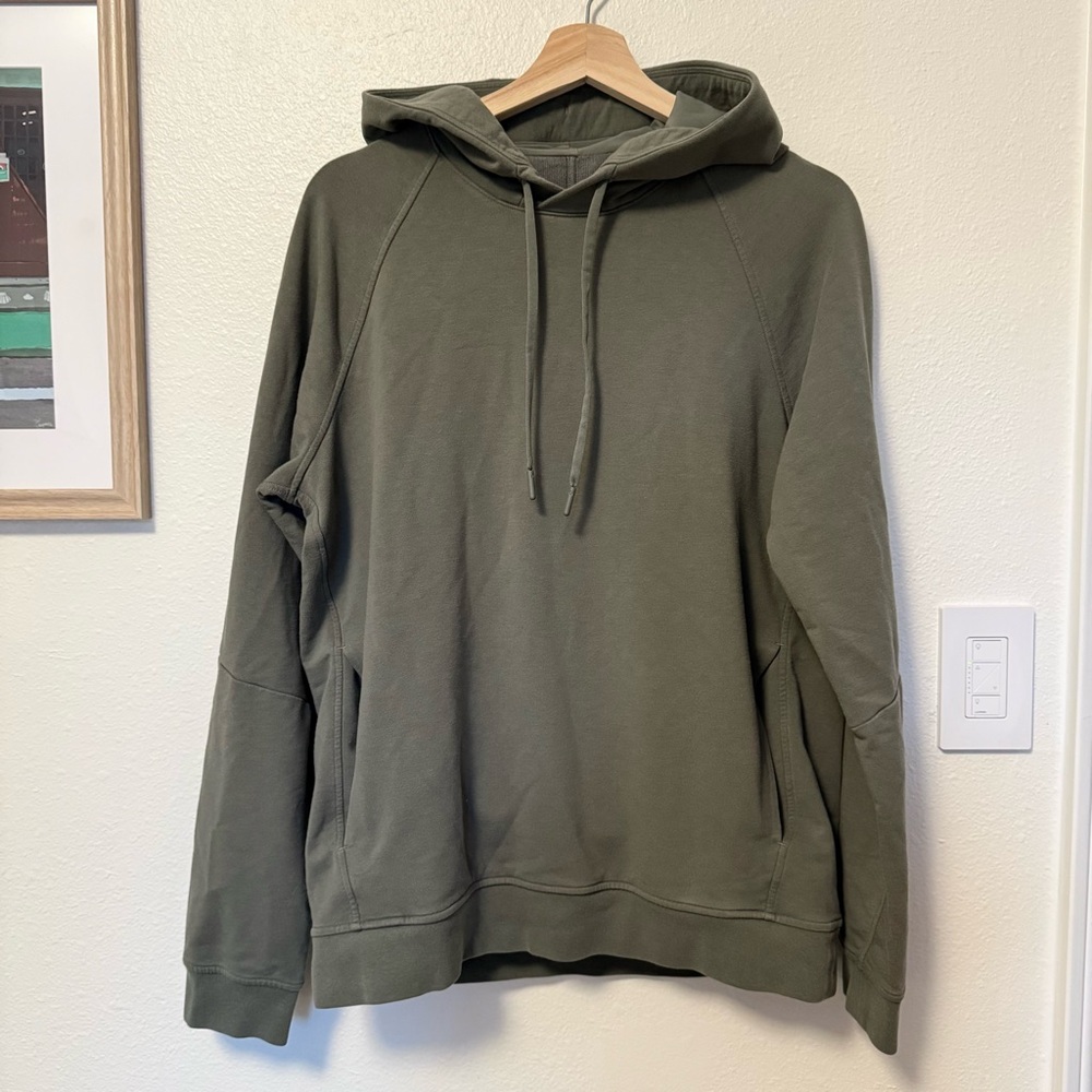 [sold] Lululemon Men’s City Sweat Stretch Pullover Hoodie in Grey Sage Size M